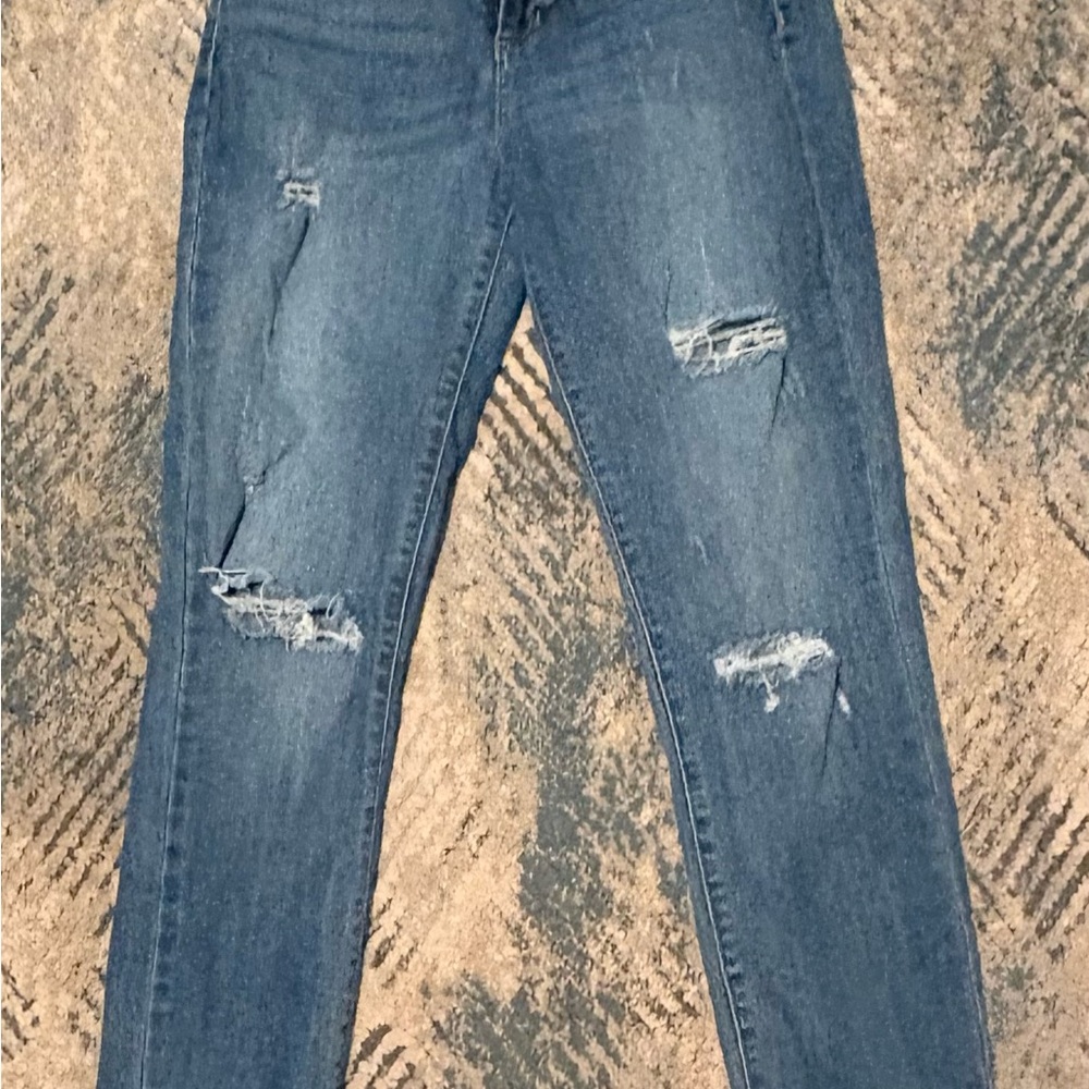Trendy Distressed Skinny Jeans in Blue